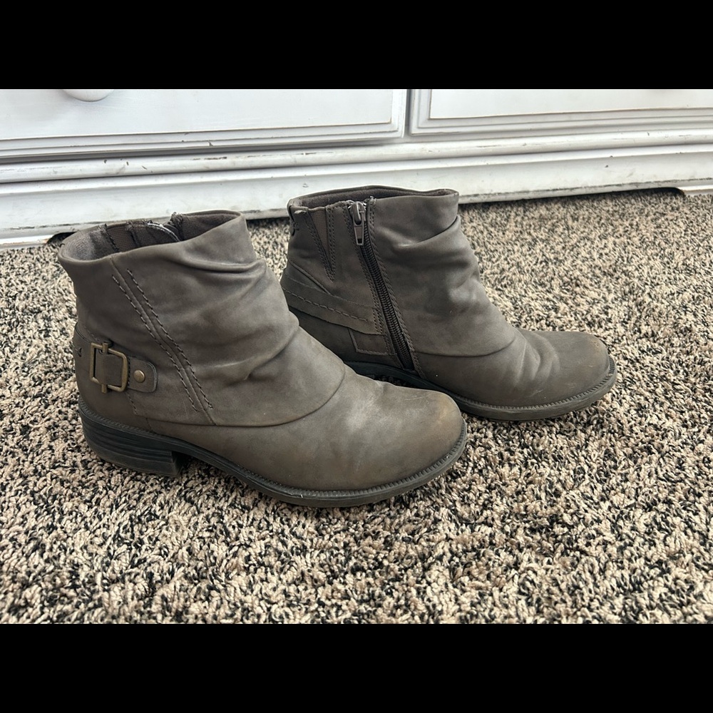 Ankle boots